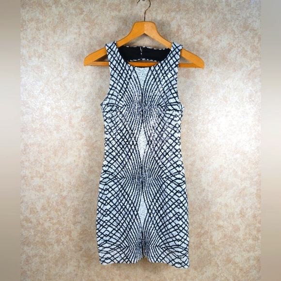 TRIXXI Sequined Dress w/ Halter Neck & Keyhole Back Size 5 - Picture 1 of 7